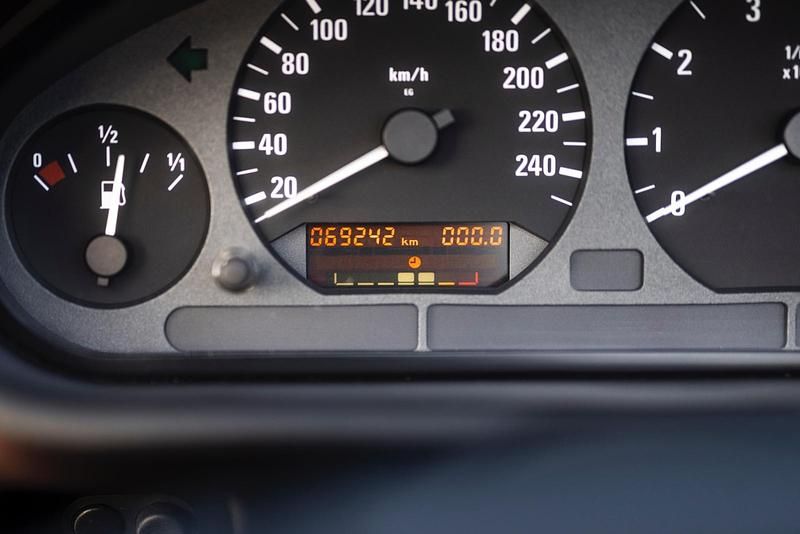 Gebraucht BMW Z3 116 PS (85 kW) 1997 Rot Cabrio