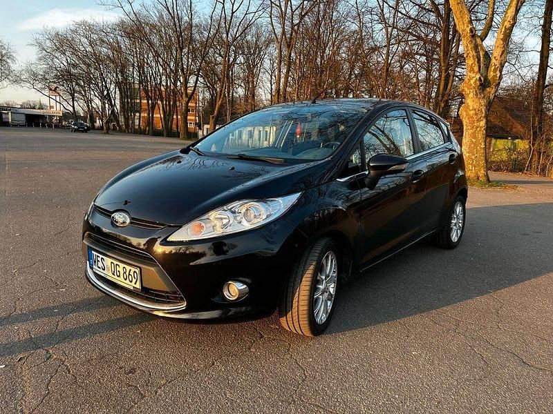 Schwarz Gebraucht 2009 Ford Fiesta Limousine | 3.650 € - Bild 1/4