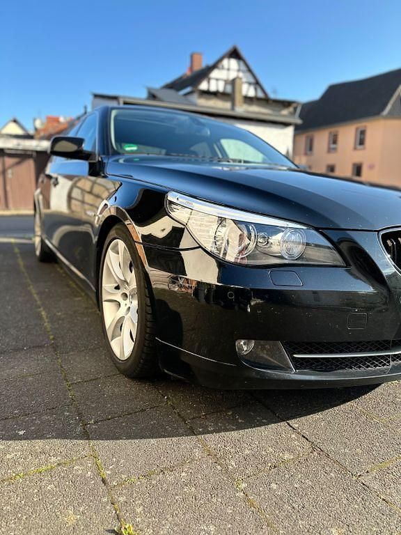 Gebraucht BMW 530 Performance 235 PS (172 kW) 2007 Schwarz Limousine