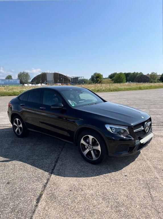 Gebraucht Mercedes GLC350 258 PS (189 kW) 2016 Schwarz Coupé