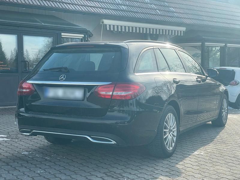 Gebraucht Mercedes C220 170 PS (125 kW) 2015 Schwarz Kombi