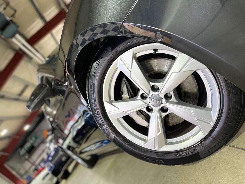 Gebraucht Audi A6 Sport 286 PS (210 kW) 2020 Vesuvgrau Kombi