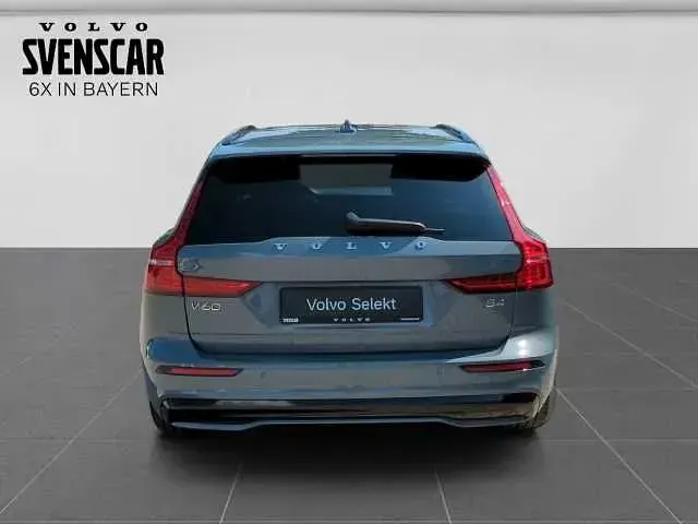 Gebraucht Volvo V60 145 PS (106 kW) 2023 Kombi