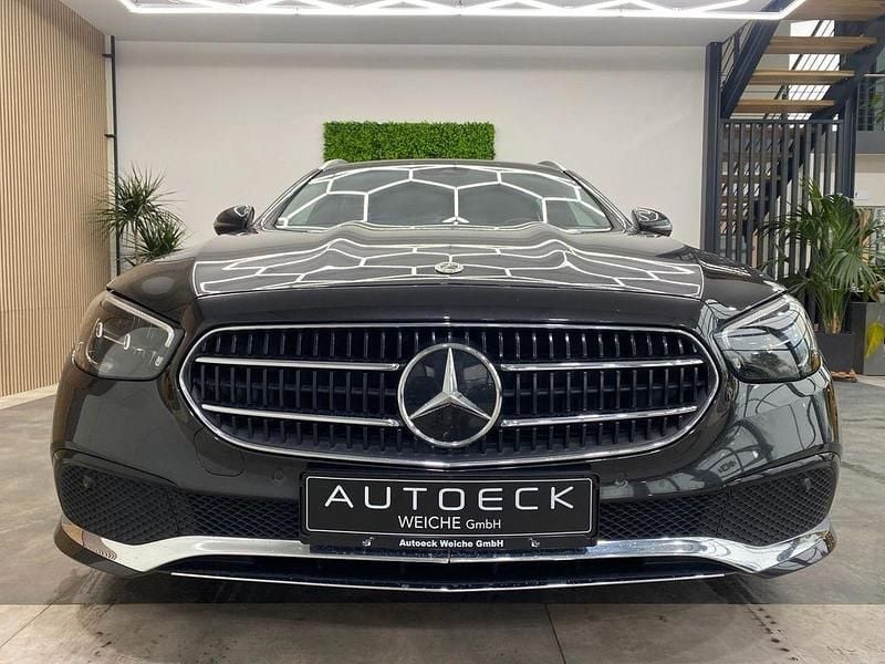 Gebraucht Mercedes E300 Avantgarde 194 PS (142 kW) 2021 Grau Kombi