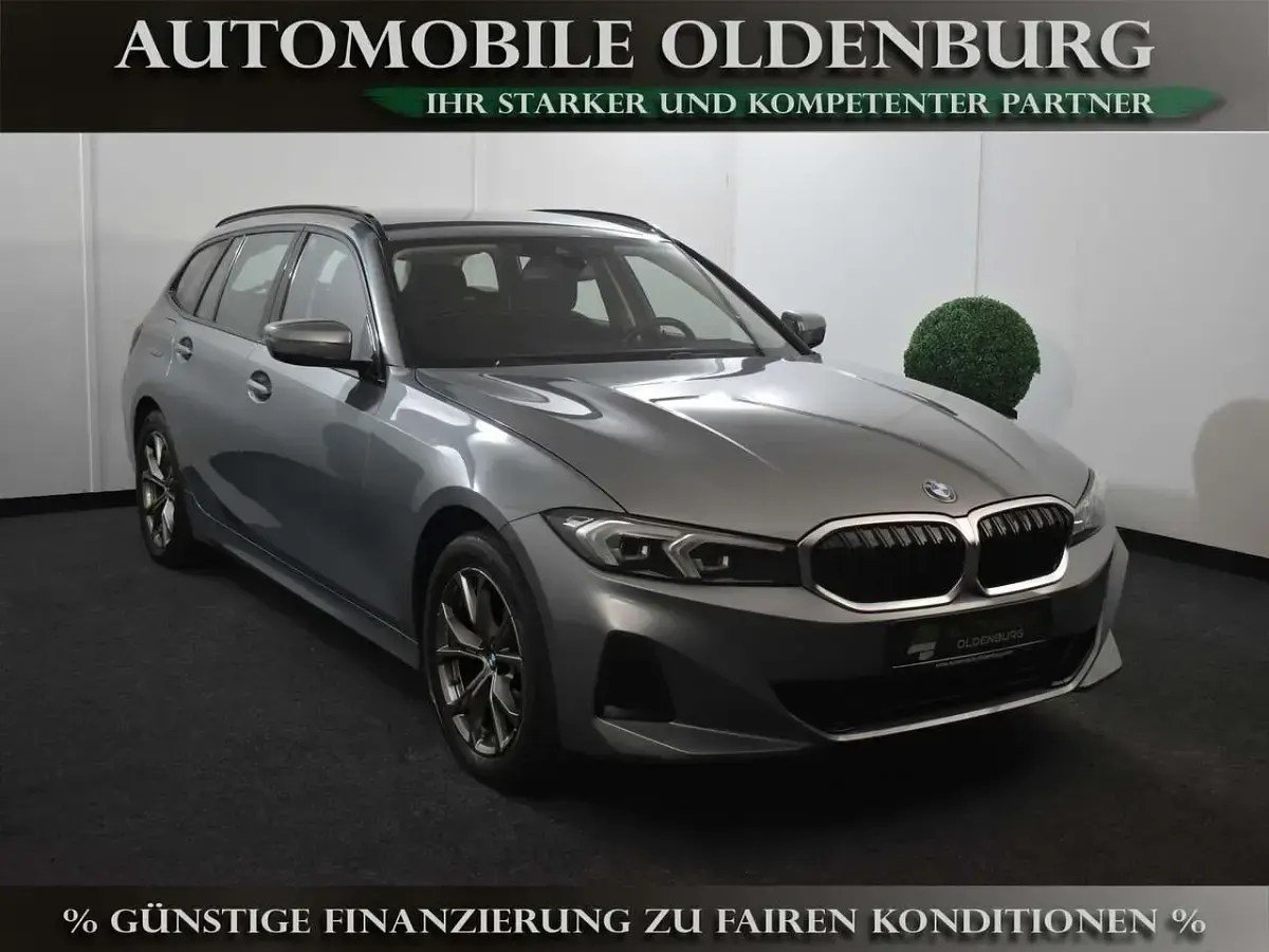 Gebraucht BMW 320 Sport Line 190 PS (139 kW) 2023 Grau Limousine