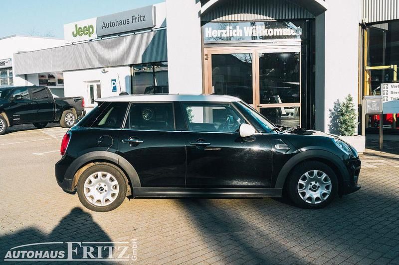 Gebraucht Mini Cooper D 116 PS (85 kW) 2016 Schwarz Kleinwagen