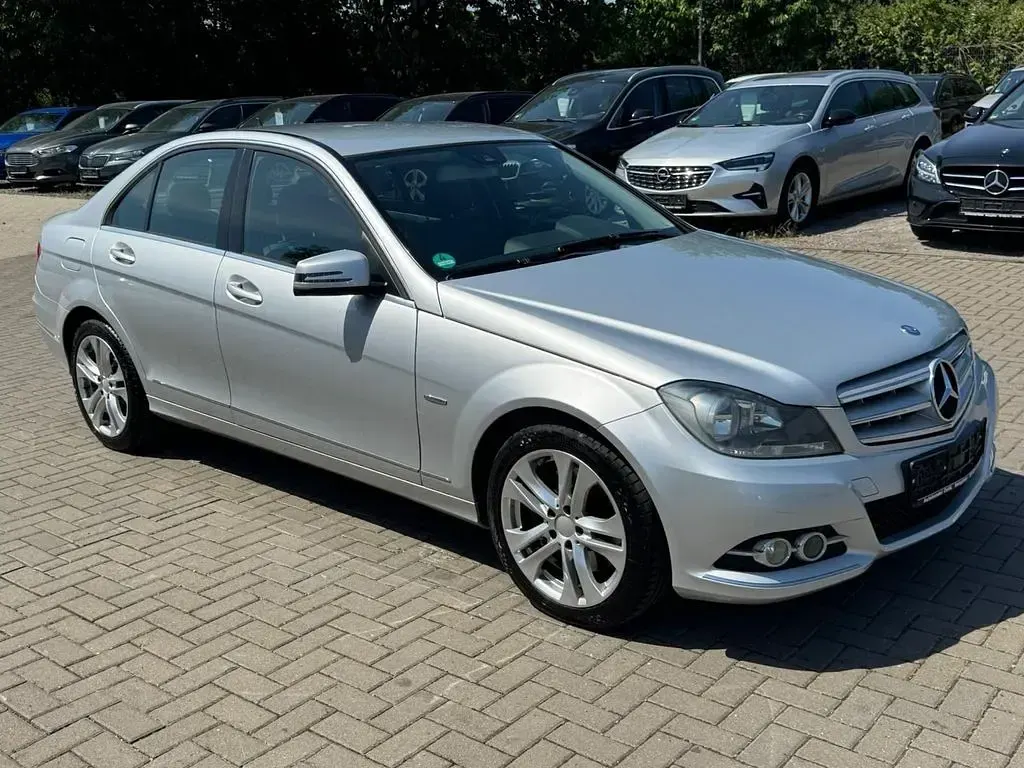 Gebraucht Mercedes C350 Avantgarde 306 PS (225 kW) 2011 Silber Limousine
