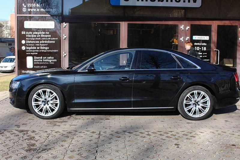 Second-hand Audi A8 250 CP (183 kW) 2012 Negru Berlinǎ