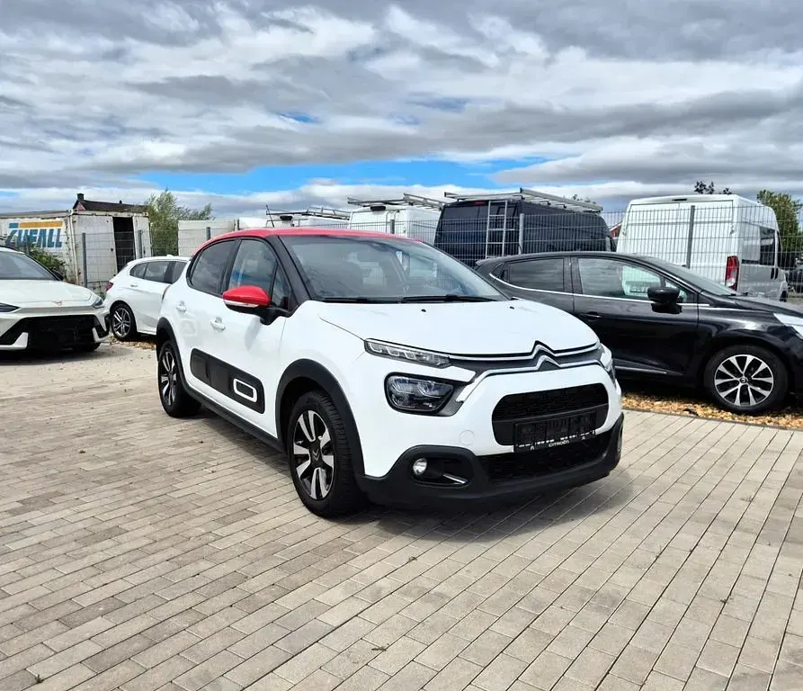 Gebraucht Citroën C3 PureTech 110 PS (80 kW) 2021 Polar white/sport red Kleinwagen
