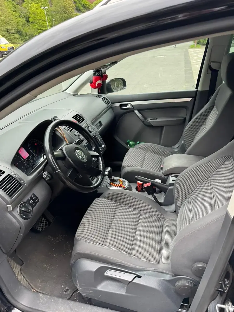 Gebraucht VW Touran 140 PS (102 kW) 2005 Schwarz Van / Kleinbus