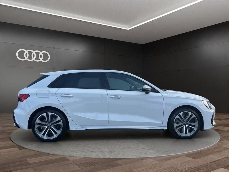 Gebraucht Audi S3 Ambiente 333 PS (244 kW) 2024 Arkonaweiß Limousine