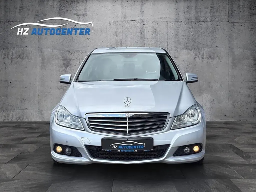 Gebraucht Mercedes C200 Classic 136 PS (100 kW) 2011 Silber Limousine