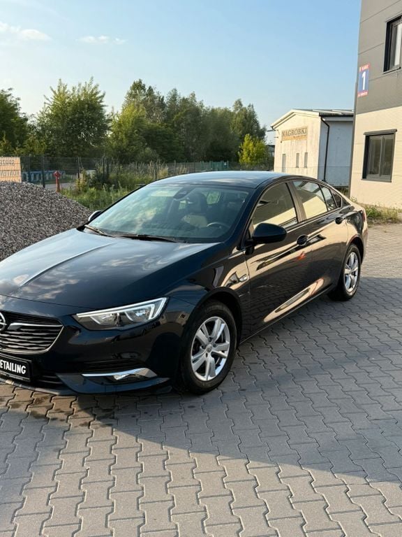 Schwarz Gebraucht 2017 Opel Insignia Edition Limousine | 12.000 € (Guter Preis) - Bild 1/4