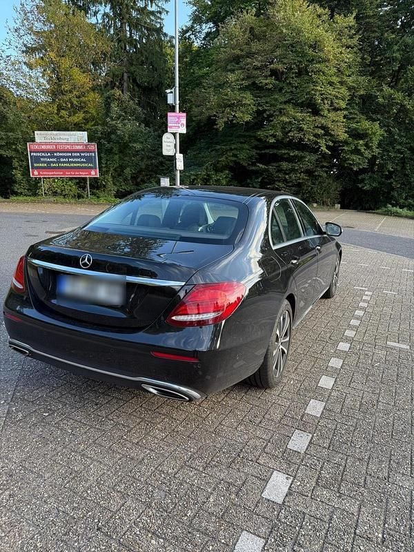 Gebraucht Mercedes E200 184 PS (135 kW) 2016 Schwarz Limousine