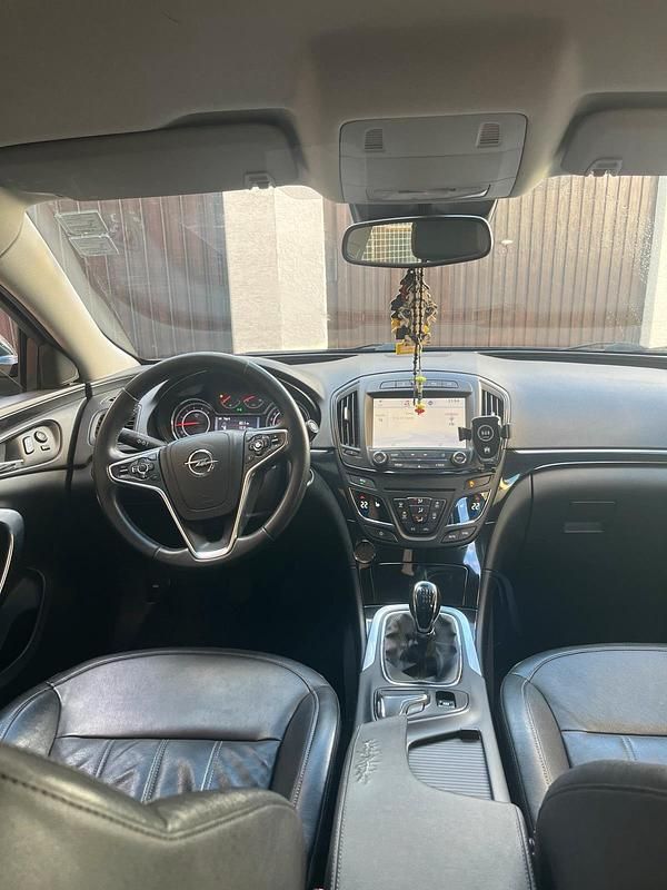 Gebraucht Opel Insignia Edition 140 PS (102 kW) 2014 Grün Limousine