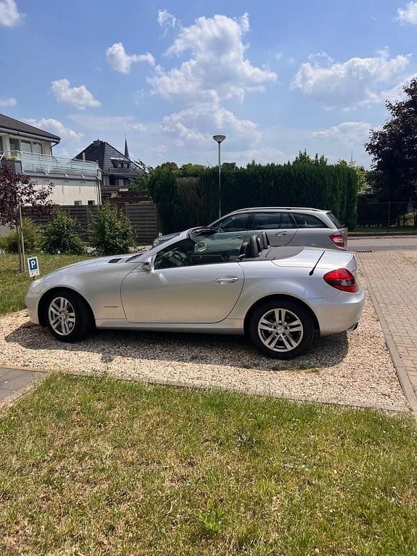 Silber Gebraucht 2009 Mercedes SLK200 Cabrio | 8.000 € (Guter Preis) - Bild 1/4