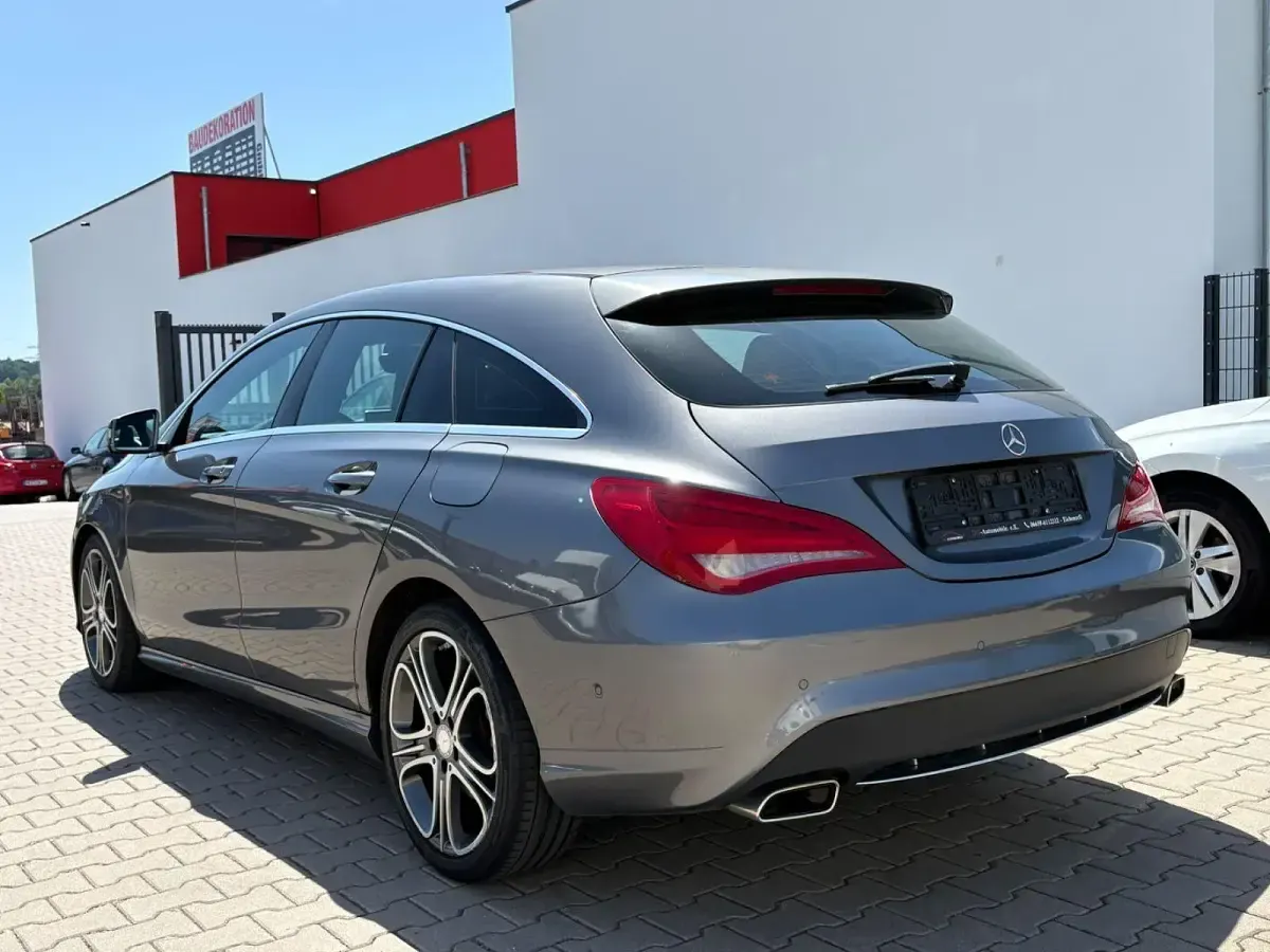 Gebraucht Mercedes CLA180 Shooting Brake 122 PS (89 kW) 2015 Grau Kombi