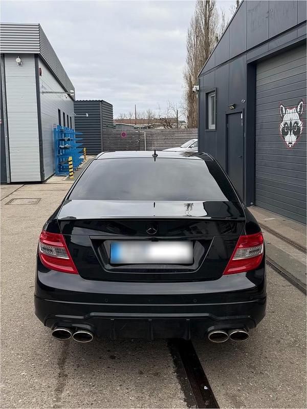Gebraucht Mercedes C320 165 PS (121 kW) 2008 Schwarz Limousine