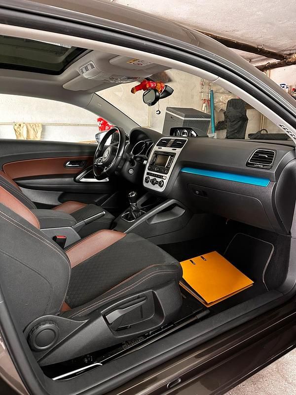 Braun Gebraucht 2015 VW Scirocco Coupé | 13.020 € (Guter Preis) - Bild 1/4