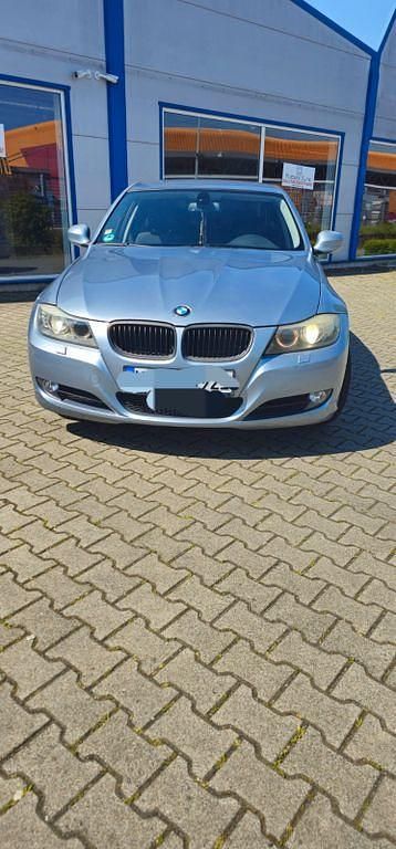 Gebraucht BMW 320 170 PS (125 kW) 2009 Limousine