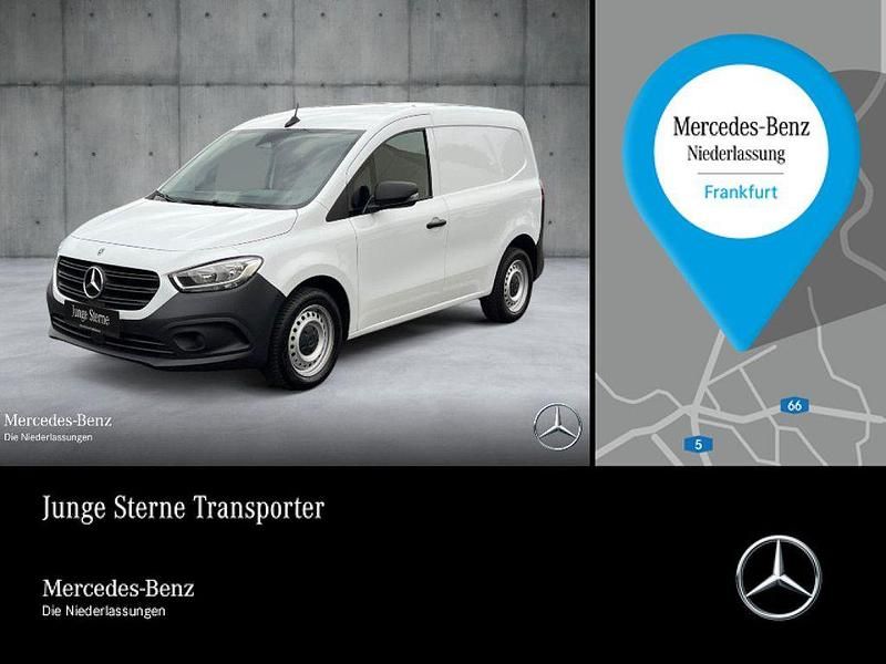 Weiß Gebraucht 2022 Mercedes Citan 108 Van / Kleinbus | 16.636 € (Etwas zu teuer) - Bild 1/4
