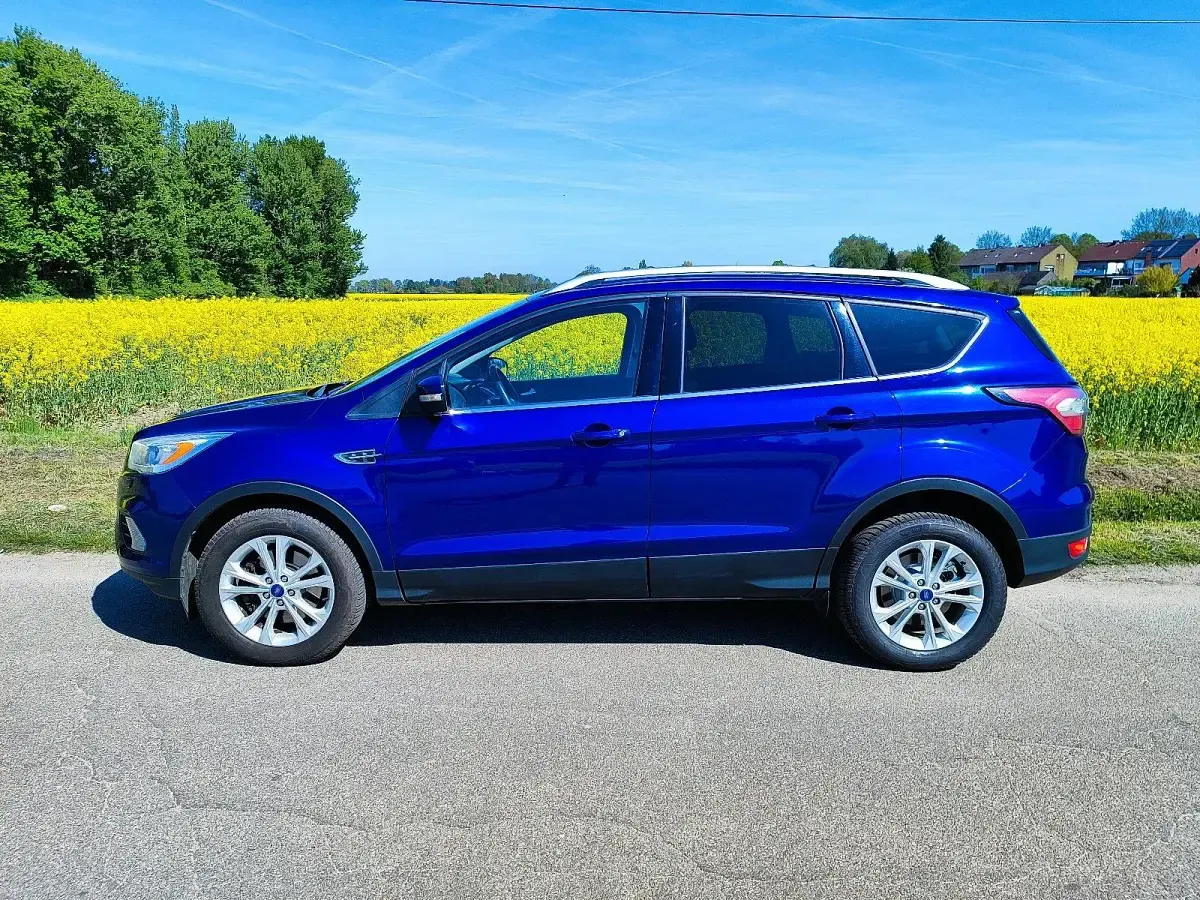 Używany Ford Kuga Titanium 150 KM (110 kW) 2016 Niebieski SUV