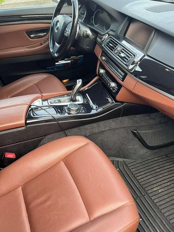 Gebraucht BMW 520 184 PS (135 kW) 2016 Schwarz Kombi