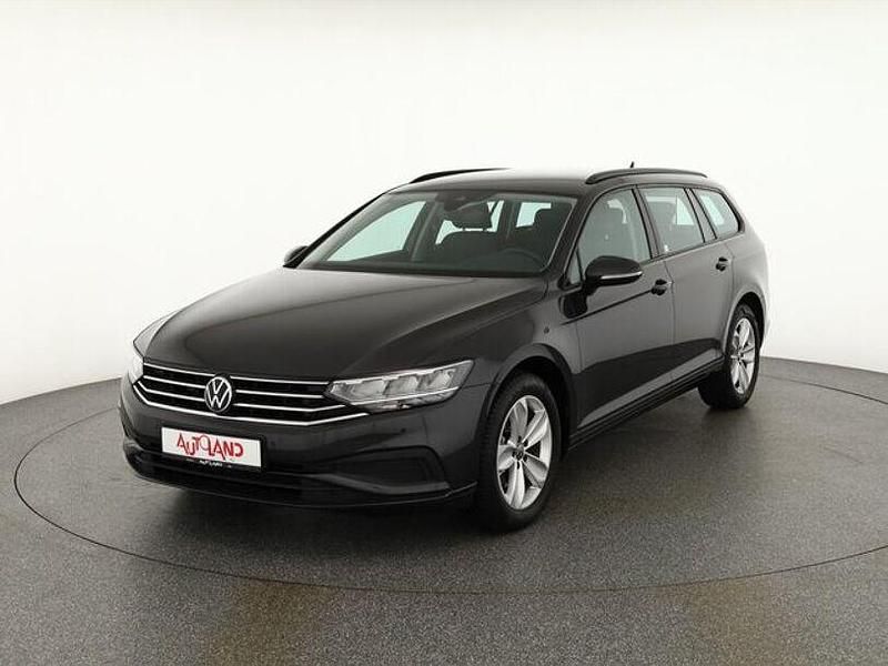 Gebraucht VW Passat 150 PS (110 kW) 2022 Grau Kombi