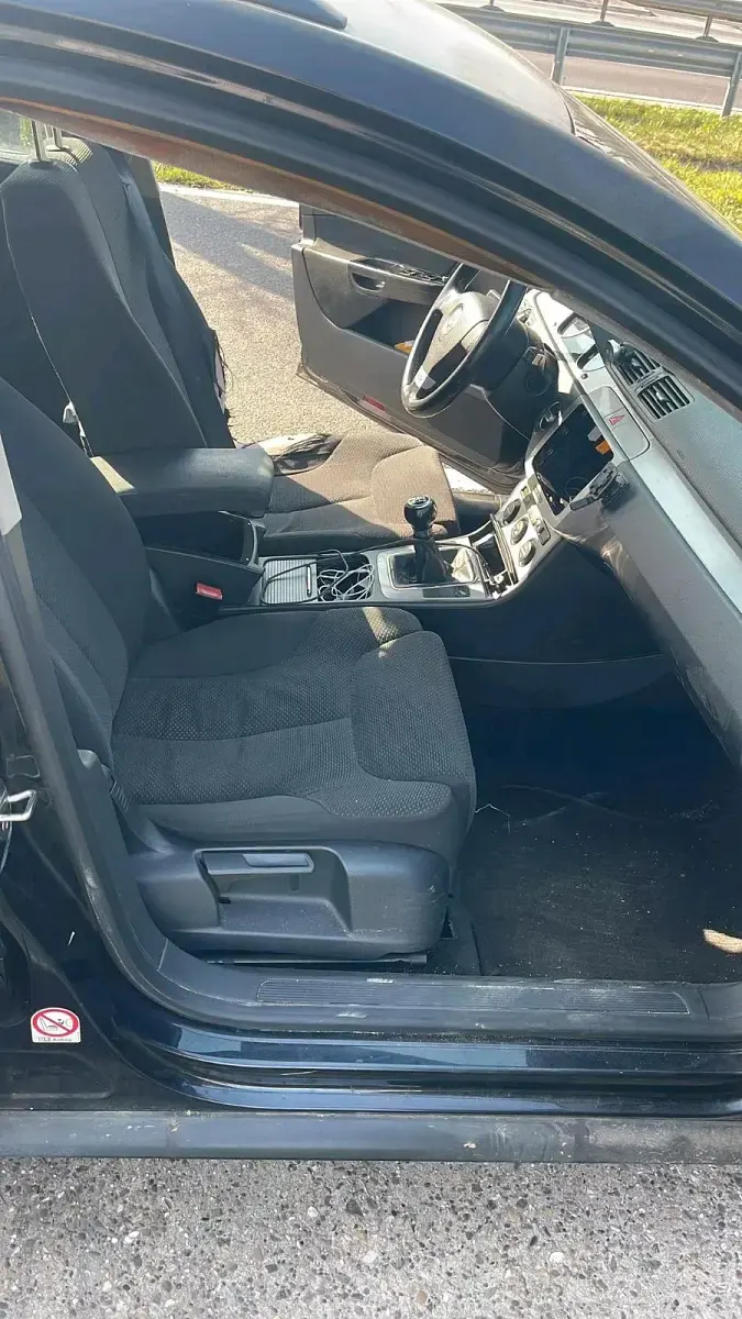 Second-hand VW Passat 140 CP (102 kW) 2006 Negru Break