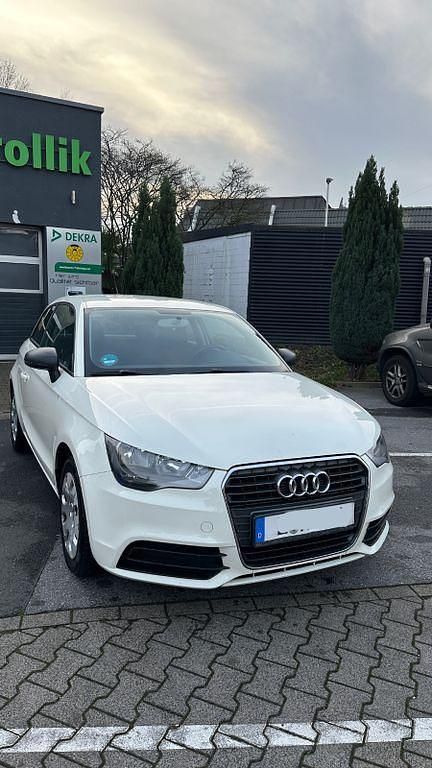 Weiß Gebraucht 2013 Audi A1 Attraction Kleinwagen | 5.800 € (Fairer Preis) - Bild 1/4