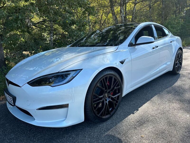 Weiß Gebraucht 2023 Tesla Model S Plaid Limousine | 86.000 € - Bild 1/4