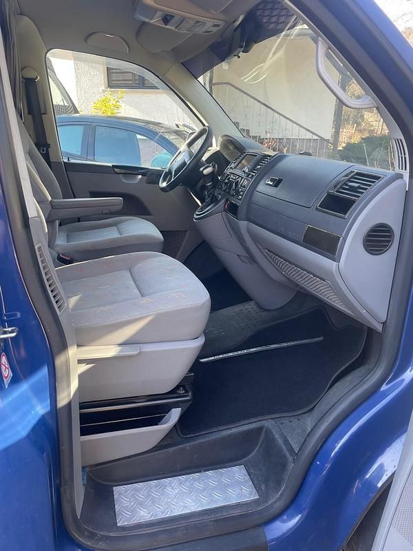 Second-hand VW T5 Basis 2005 Albastru Van