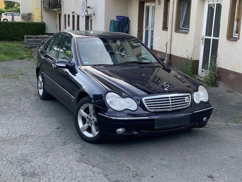 Blau Gebraucht 2001 Mercedes C240 Limousine | 2.000 € (Fairer Preis) - Bild 1/4