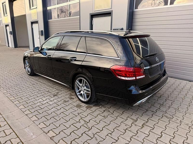 Gebraucht Mercedes E500 AMG 408 PS (300 kW) 2013 Schwarz Limousine