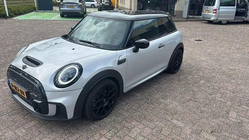Gebraucht Mini John Cooper Works 178 PS (130 kW) 2022 Weiß Kleinwagen