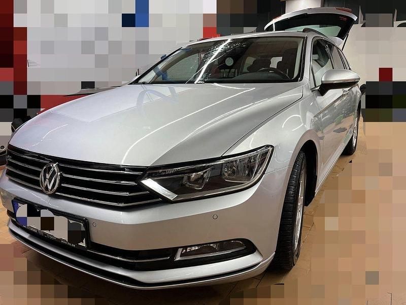 Silber Gebraucht 2018 VW Passat Comfortline Kombi | 14.650 € (Fairer Preis) - Bild 1/4