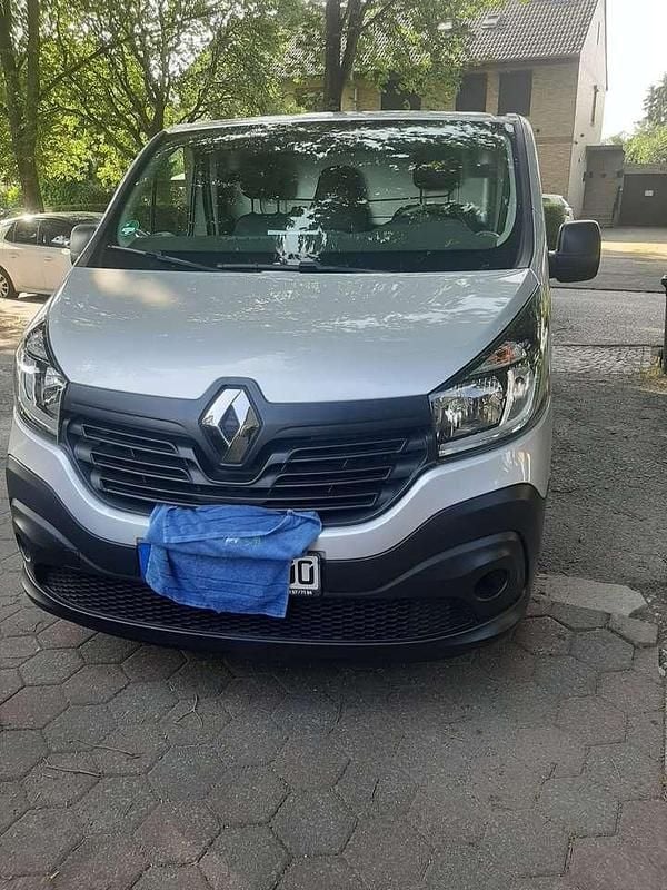 Grau Gebraucht 2017 Renault Trafic Komfort Van | 11.897 € (Fairer Preis) - Bild 1/4