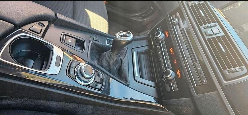 Gebraucht BMW 520 184 PS (135 kW) 2012 Schwarz Kombi