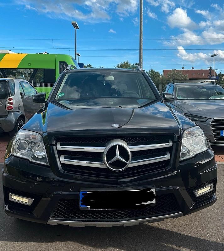 Schwarz Gebraucht 2011 Mercedes GLK350 SUV | 9.000 € (Etwas zu teuer) - Bild 1/4