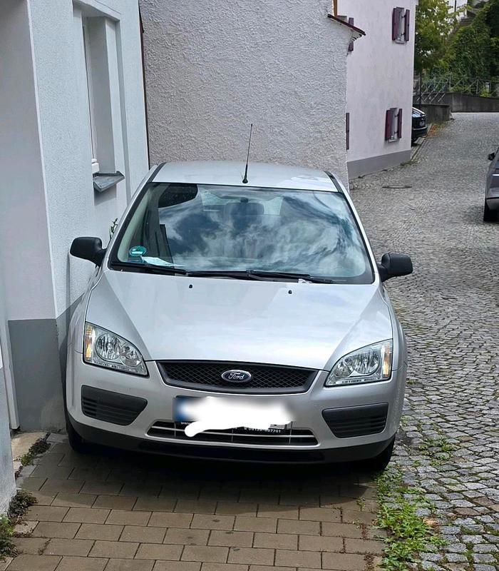 Silber Gebraucht 2006 Ford Focus Kleinwagen | 1.200 € (Guter Preis) - Bild 1/4
