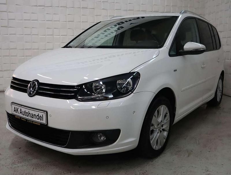 Weiß Gebraucht 2013 VW Touran Life Van / Kleinbus | 10.390 € (Fairer Preis) - Bild 1/4
