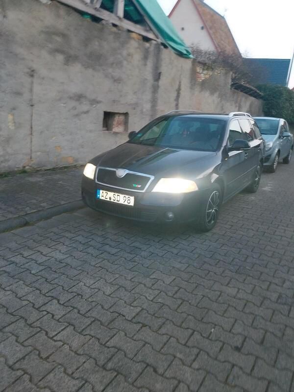 Schwarz Gebraucht 2008 Skoda Octavia RS Kombi | 3.150 € (Fairer Preis) - Bild 1/4