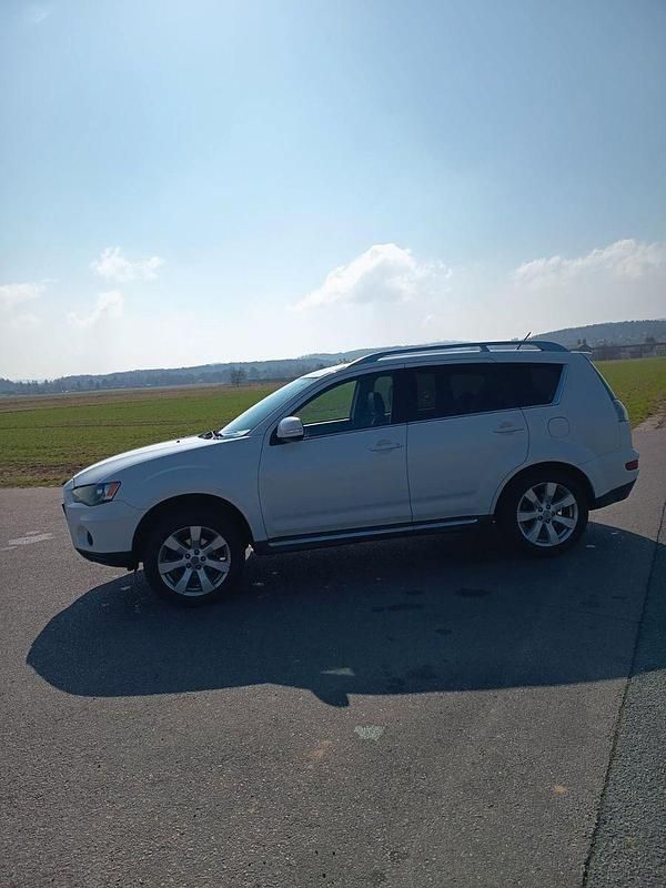 Gebraucht Mitsubishi Outlander 147 PS (108 kW) 2010 Weiß SUV