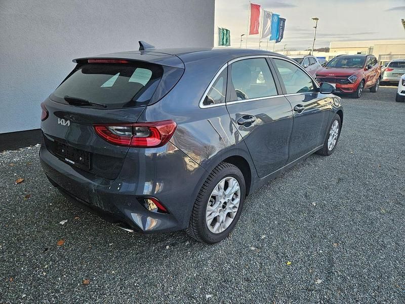 Gebraucht Kia Ceed Vision 140 PS (102 kW) 2024 Grau Kleinwagen