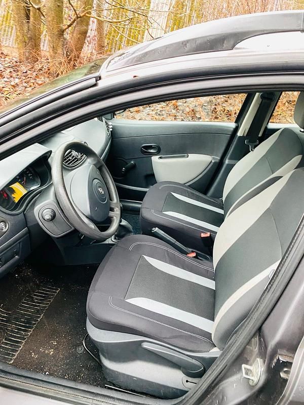 Gebraucht Renault Clio III 75 PS (55 kW) 2009 Grau Kleinwagen