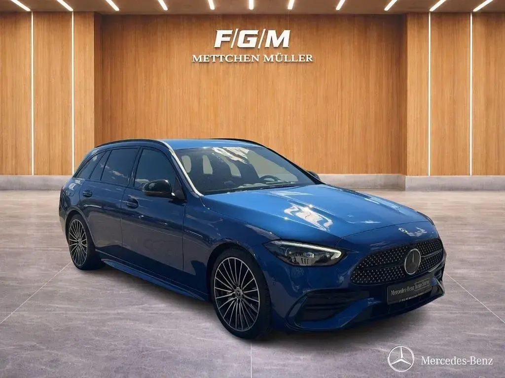 Gebraucht Mercedes C300 AMG 265 PS (194 kW) 2022 Lack spektralblau Kombi