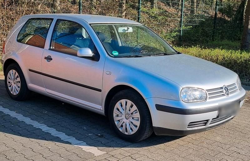 Gebraucht VW Golf IV 102 PS (75 kW) 2002 Silber Kleinwagen
