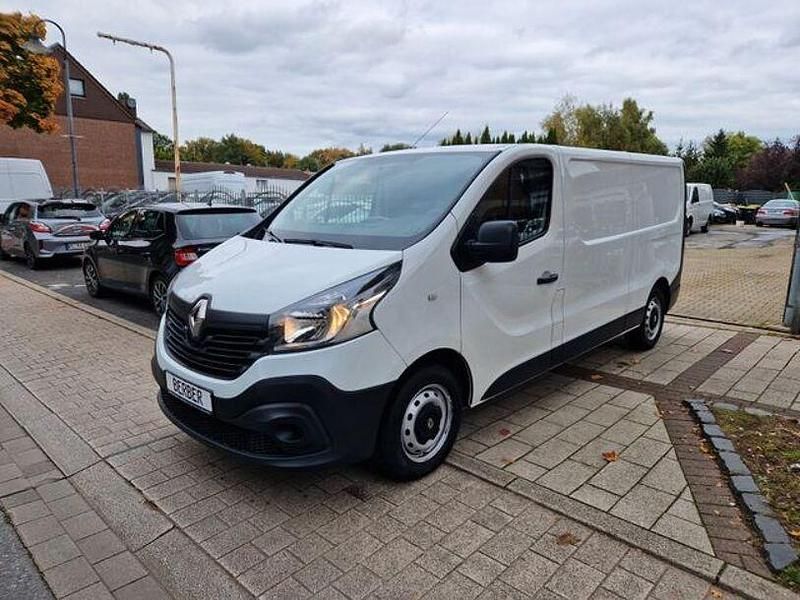 Weiss Gebraucht 2018 Renault Trafic Komfort Van / Kleinbus | 14.990 € - Bild 1/4