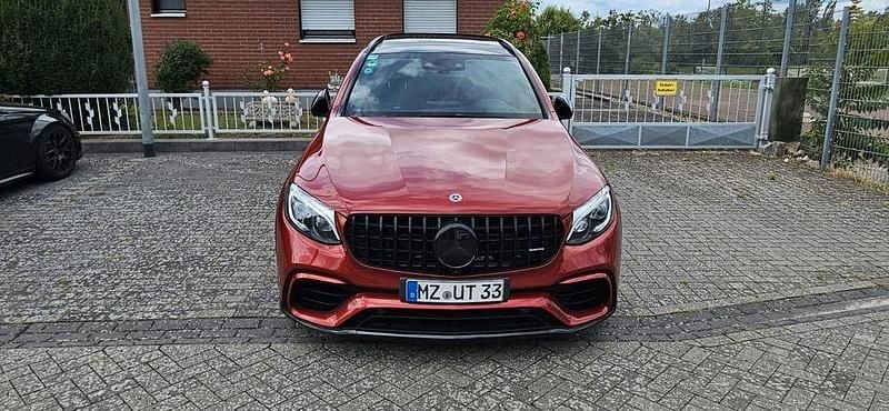 Rot Gebraucht 2018 Mercedes GLC63 AMG AMG SUV | 54.590 € (Superpreis) - Bild 1/4