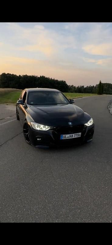 Schwarz Gebraucht 2013 BMW 330 M Sport Limousine | 18.500 € (Etwas zu teuer) - Bild 1/4